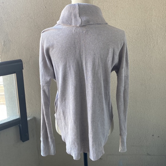 TNA Waffle Knit Turtle Neck - Picture 2 of 2